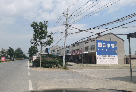 竹山如何能保证墙体广告的醒目性？