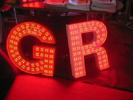 竹山LED发光字有哪些优势？